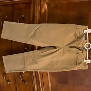 Like new NYDJ Alina capris dark taupe size 4.